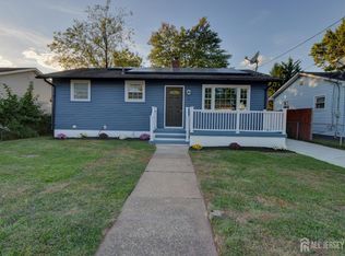 9 High St, Carteret, NJ 07008