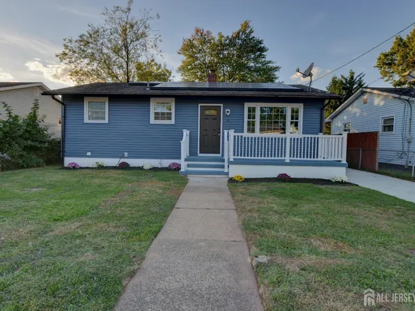 9 High St, Carteret, NJ 07008