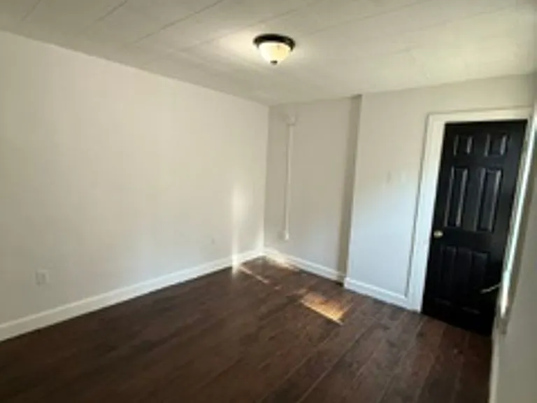 523 E End Ave — Photo 8