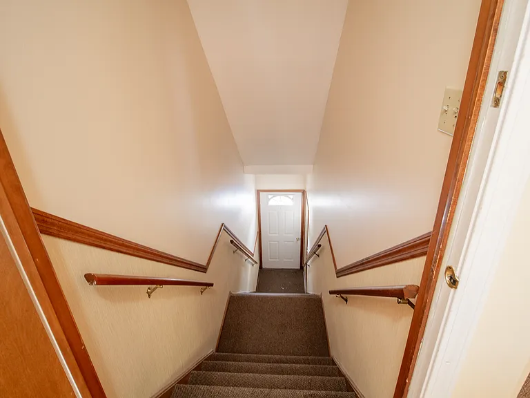 Bert Rd — Photo 17