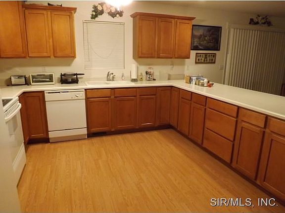 Lots of CabinetCounter Space