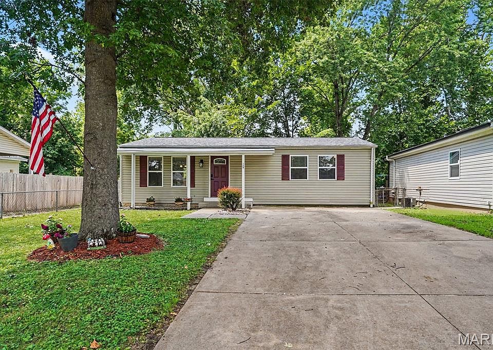 1st image of 120 Cedar Ridge Dr