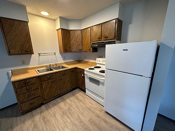 5th image of 504 W Woodbury St #5