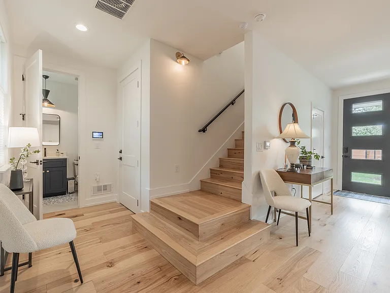 712 Vargas Rd #1 — Photo 4