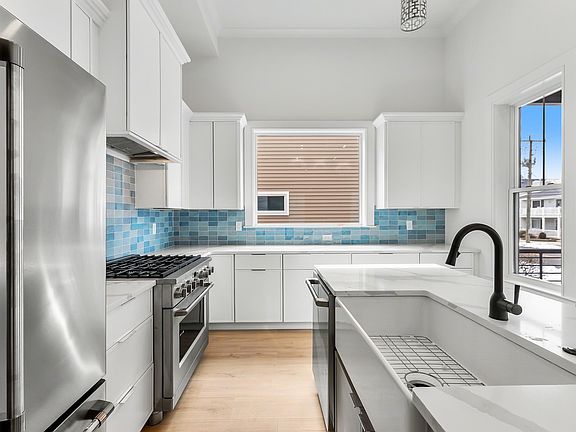 5th image of 3223 Central Ave #1