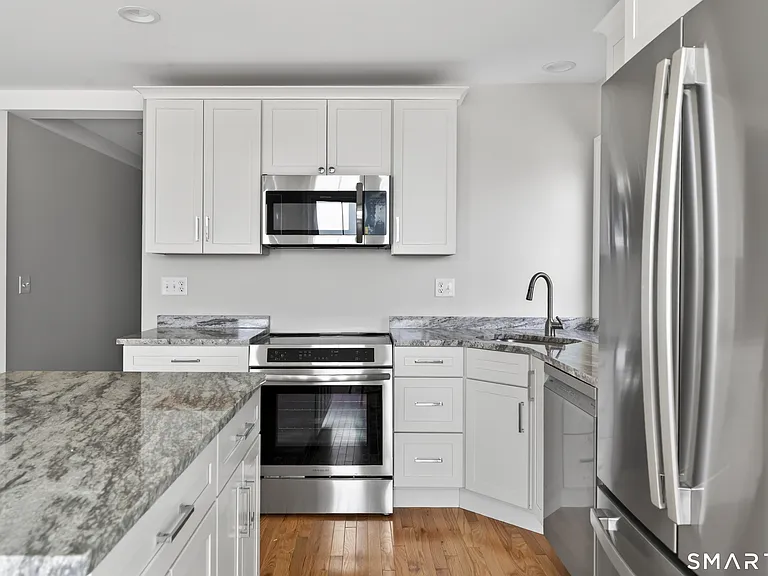 138 Bank St #2A — Photo 12