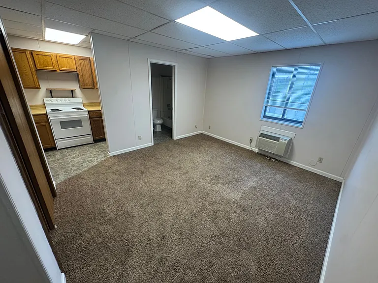 Coventry Apartments — Photo 7