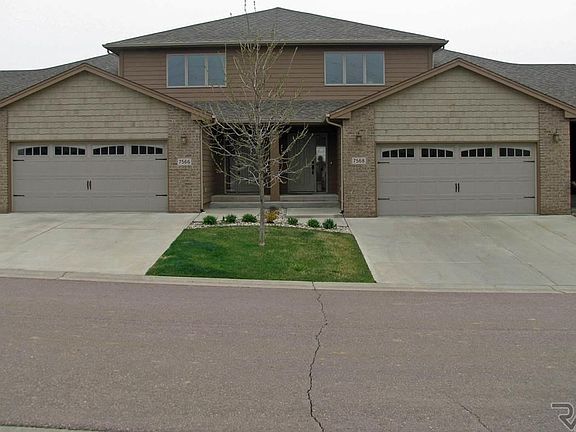 2nd image of 7568 Grand Arbor Pl