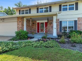 1247 Summit Meadows Dr, Fenton, MO
