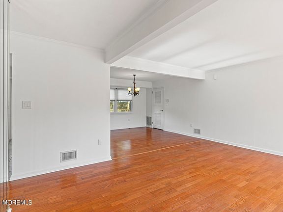 3rd image of 752 Nebraska Avenue