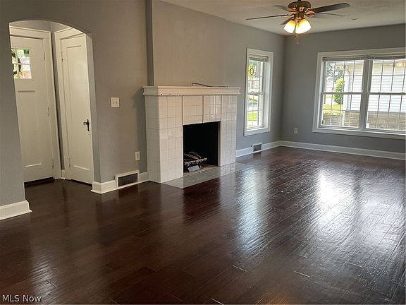3rd image of 3409 Beech St