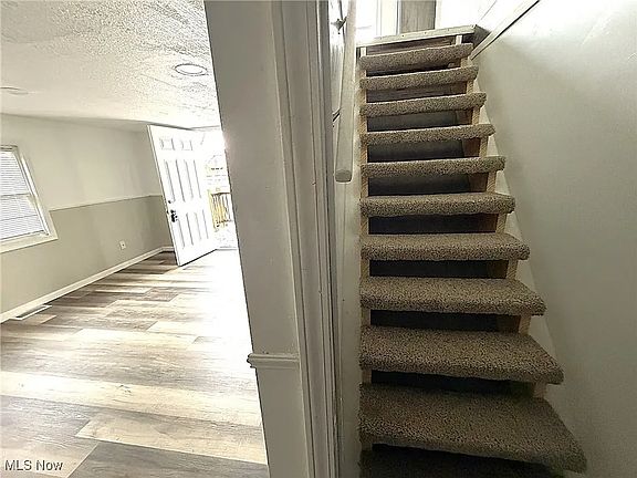 2nd image of 906 Daniels Ave