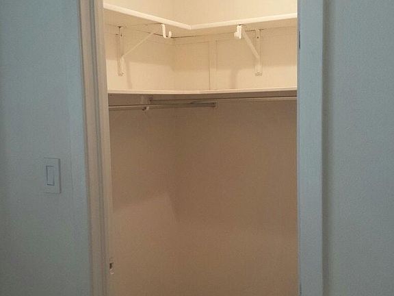 2nd image of 10660 Park View Cir