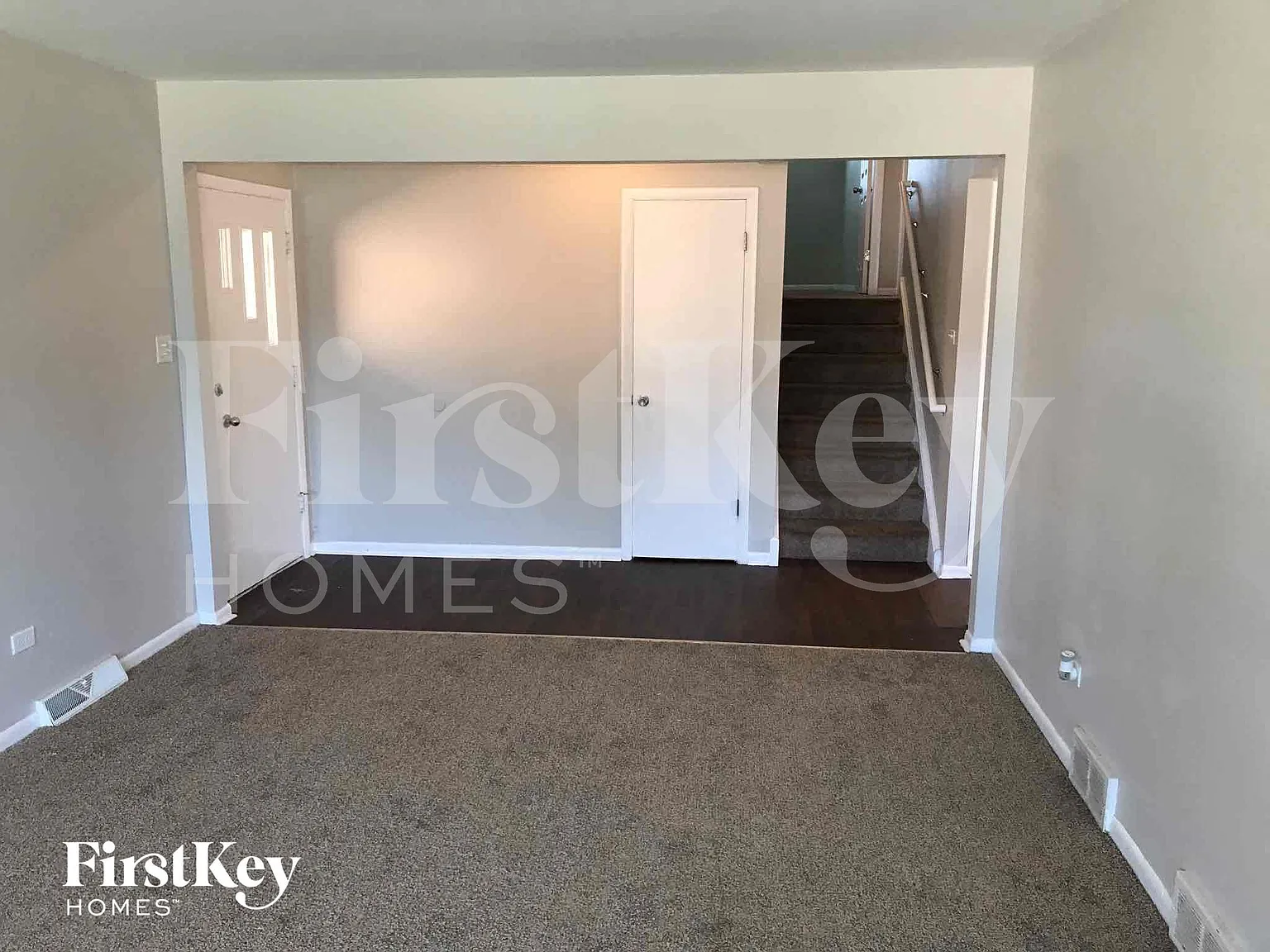 3 bed, 1.0 bath, 1229 sqft, $2,720 — Photo 3