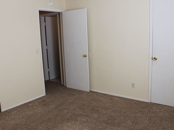 3rd image of 1337 Easter Ln