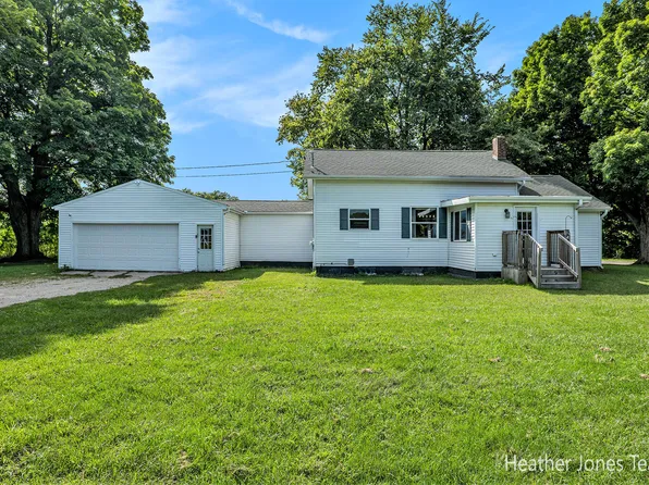 13784 Old 14 Mile Rd NE, Greenville, MI 48838