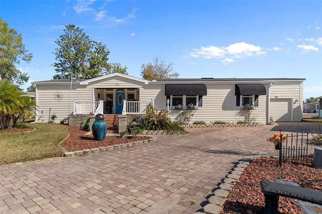 102 Woody Ct