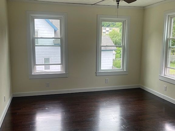 4th image of 58 Lincoln St