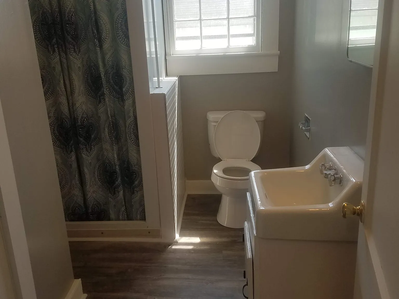 2 bed, 870 sqft, $2,000 — Photo 2