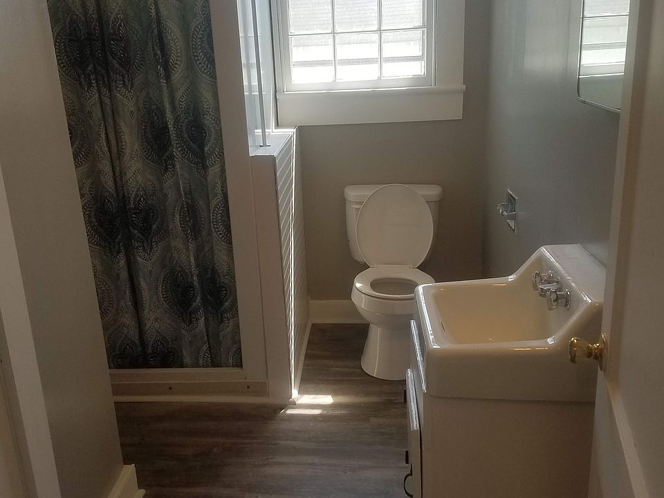 2nd image of 14427 W River Rd