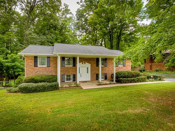 3rd image of 3918 Skyland Dr