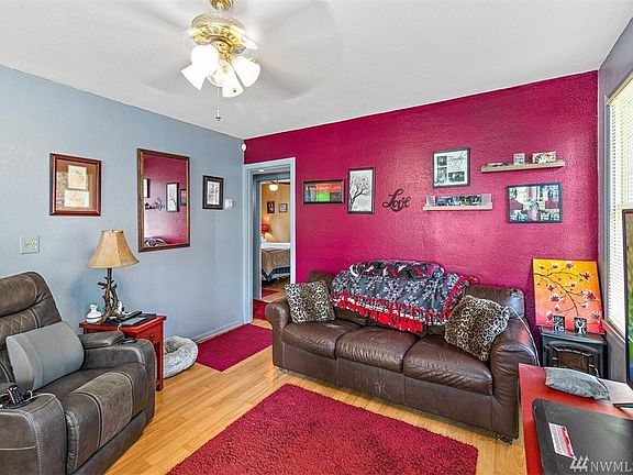 5th image of 14021 6th Ave E
