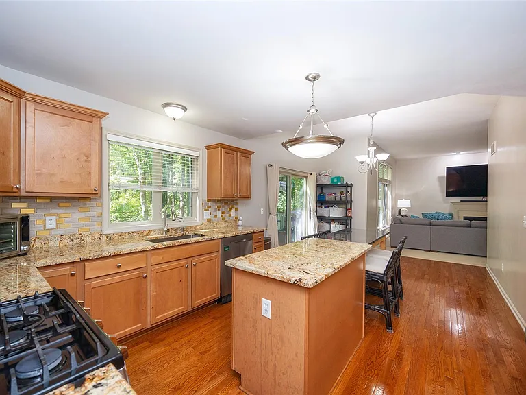 3481 Castlewood Ct — Photo 28