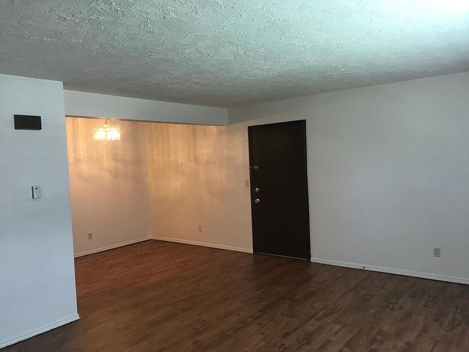 2nd image of 3140 Sycamore Dr
