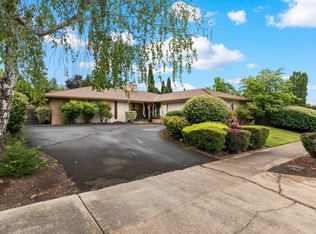 273 White Oak Rd, Medford, OR 97504