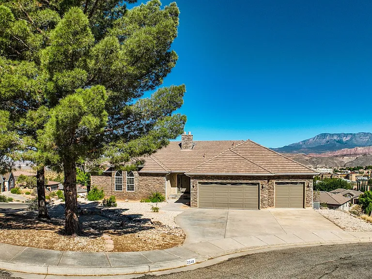 2541 W Spilsbury Ct — Photo 4