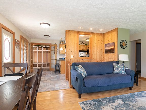 5th image of 59134 Whitewood Dr