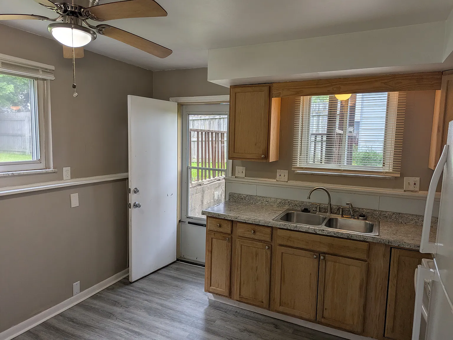 2 bed, 703 sqft, $1,000 — Photo 4
