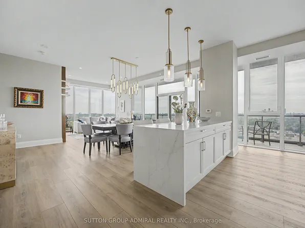 10 Gatineau Dr #1502, Vaughan, ON L4J 0L2