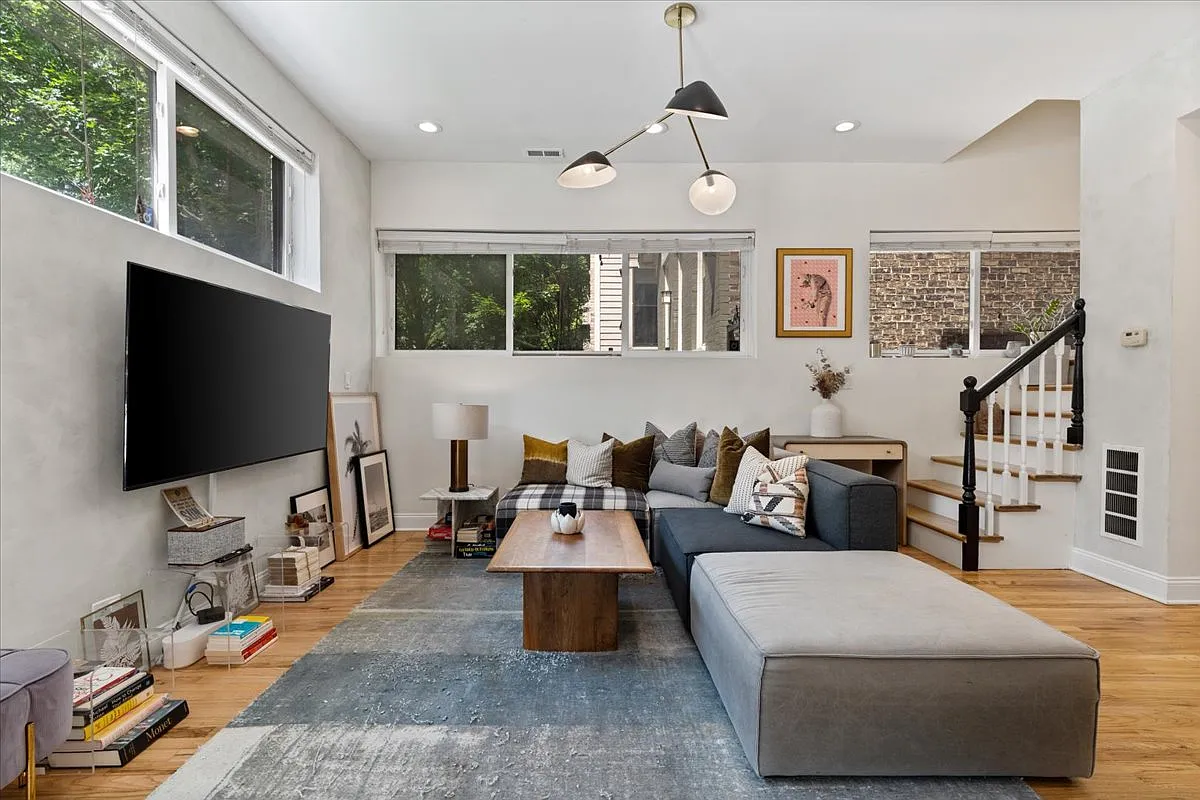 2 bed, 1100 sqft, $4,500 — Photo 3