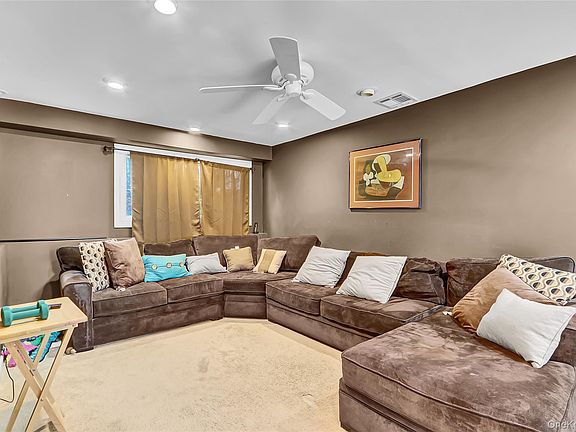5th image of 2070 Beverly Way