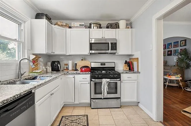 5044 Pershing St — Photo 7