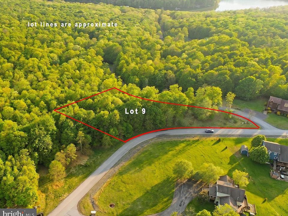 1st image of 9 Woodlands Hill Ln