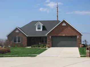 102 Sunset Ct, Columbia, IL 62236