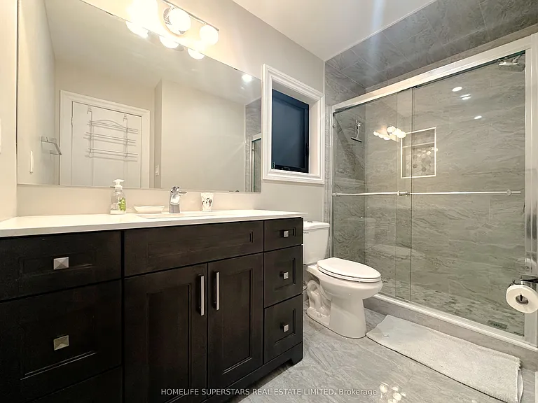 88 River Rock Cres W — Photo 15