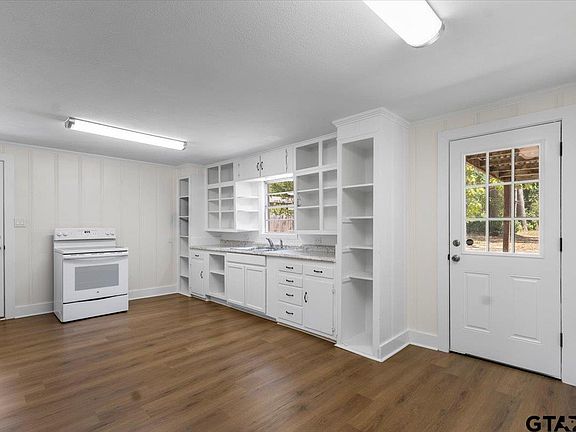 2nd image of 406 Marchman St