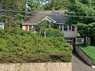 225 Jackson Avenue, Rutherford, NJ 07070