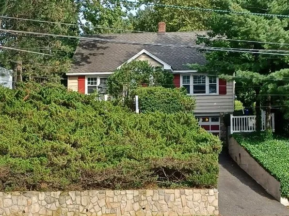 225 Jackson Avenue, Rutherford, NJ 07070