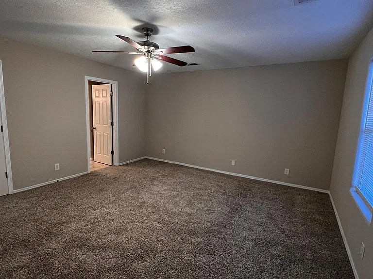 6432 Freemont Hills Loop NE — Photo 19