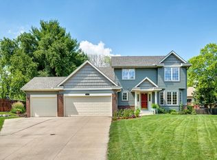 421 Oak Creek Ct, Vadnais Heights, MN 55127