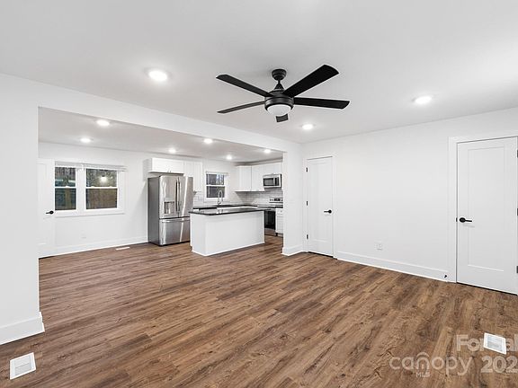 4th image of 523 Hyde St