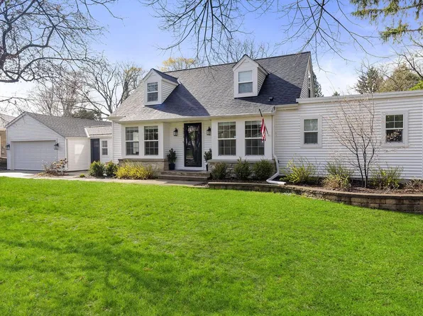 N69W5571 Bridge ROAD, Cedarburg, WI 53012