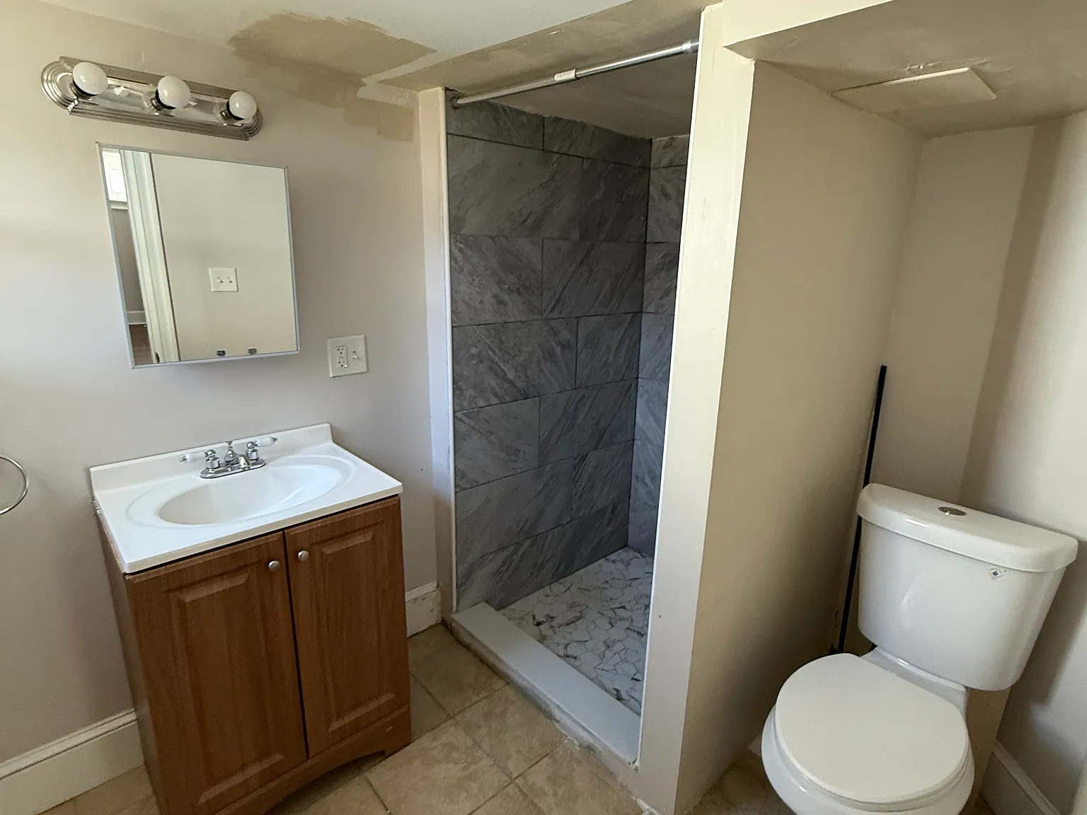 Studio, 1200 sqft, $1,400 — Photo 3