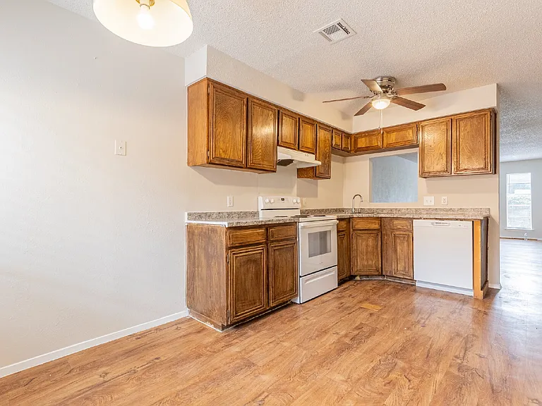 323 W William Cannon Dr #A — Photo 10