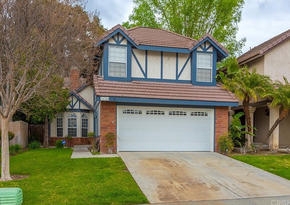 Awesome 4 bedroom home in Santa Clarita