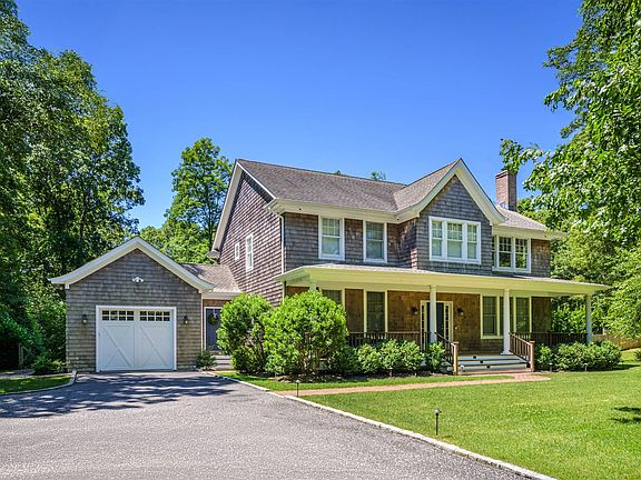 2nd image of 20 Bay Woods Dr